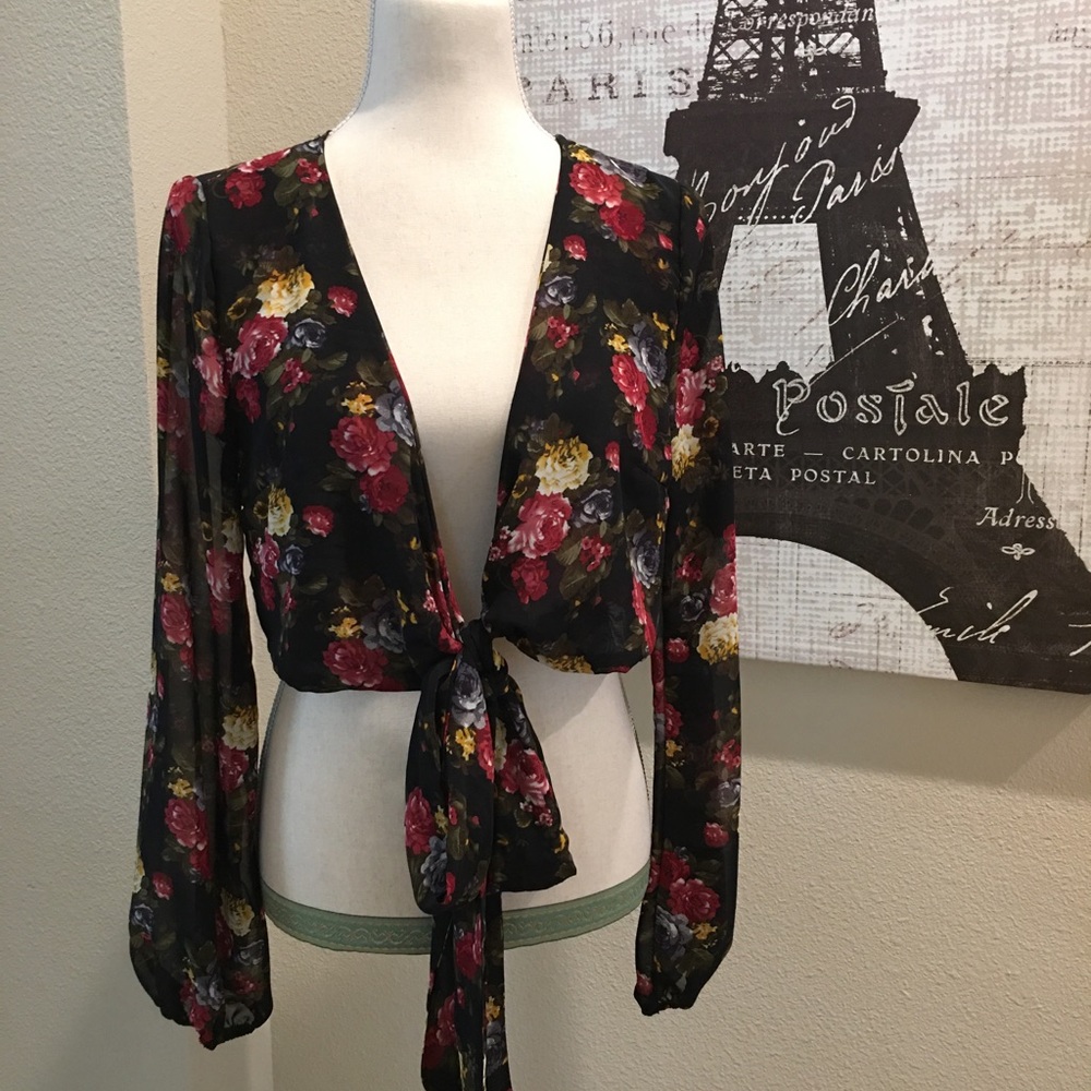 🌹🌼🌸 Beautiful sexy crop top. Like new!